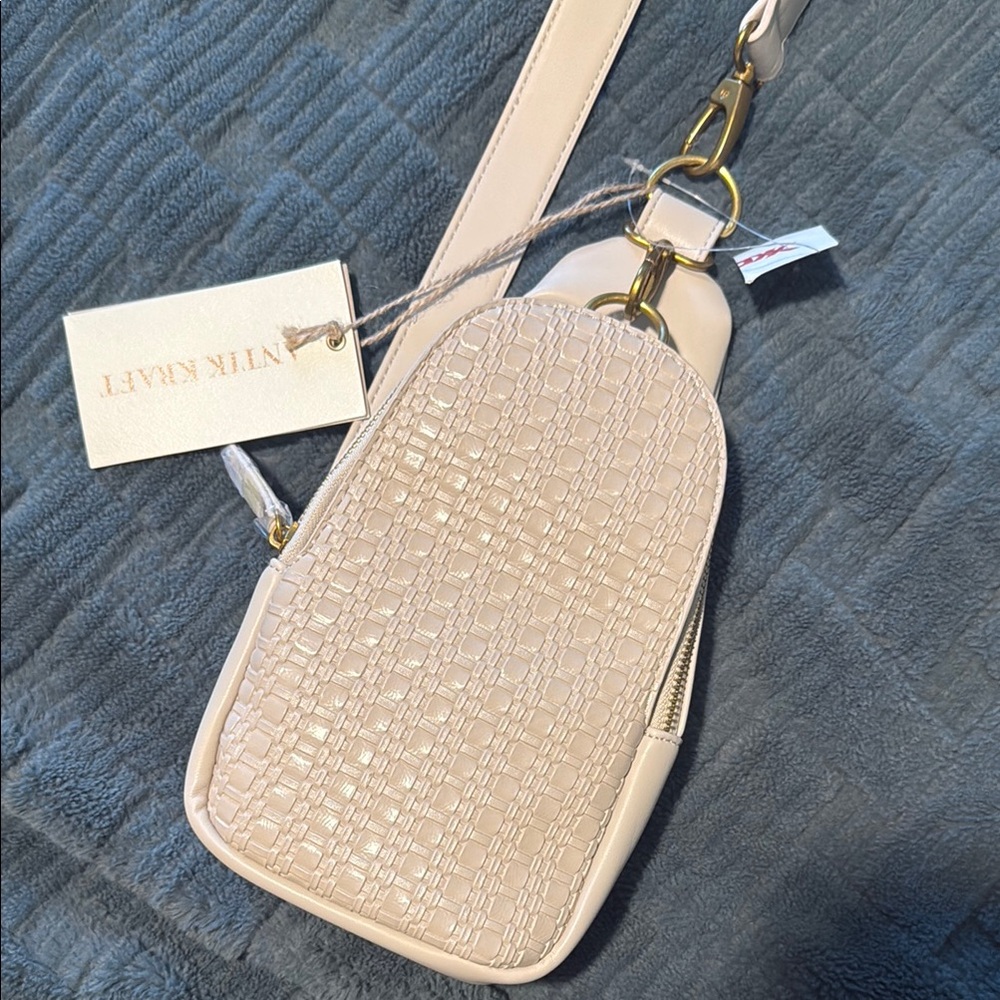 Antik Kraft Cream Crossbody Bag 
New with tags
